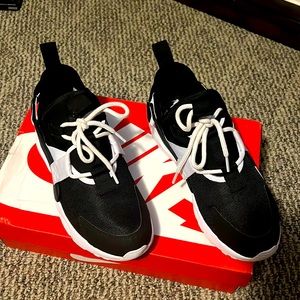 Nike woman Huarache city low